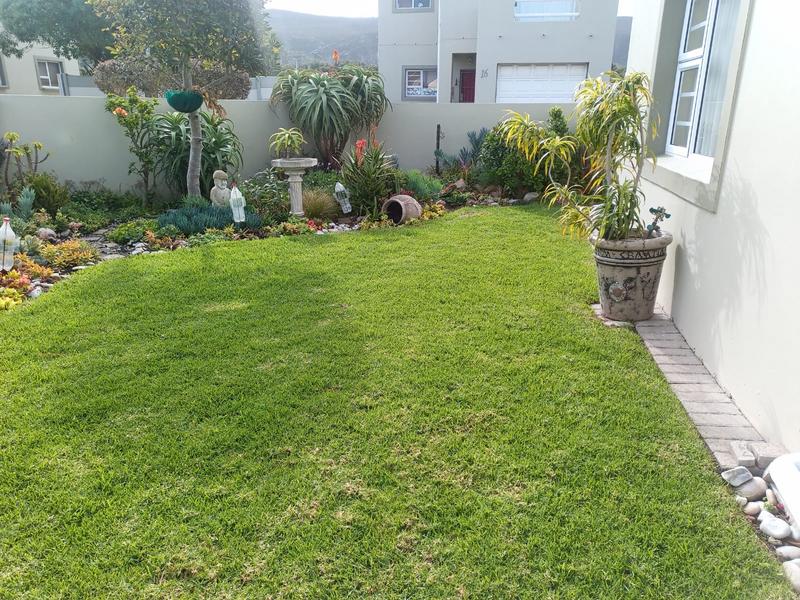 3 Bedroom Property for Sale in Franskraal Western Cape